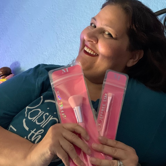 Meet your Posher, Ami - Picture 2 of 9